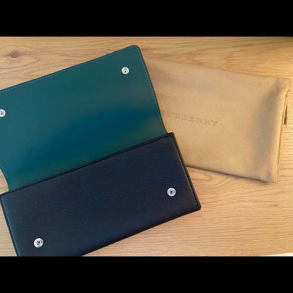 Burberry Wallet - Picture 2 of 5
